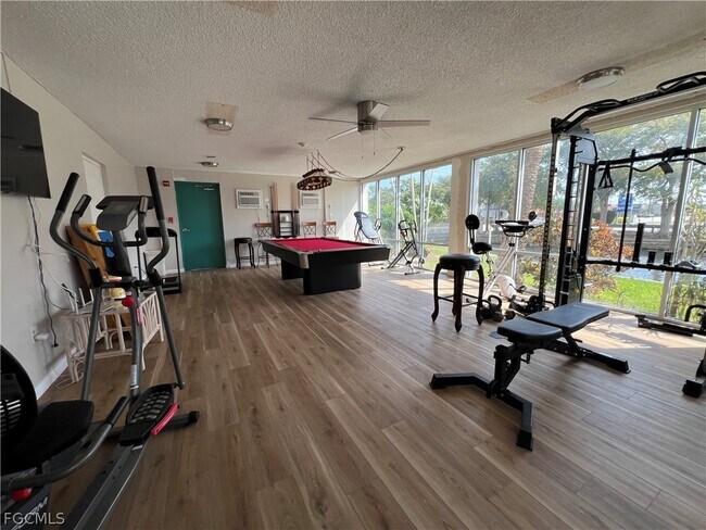 Building Photo - 4803 Sunset Ct