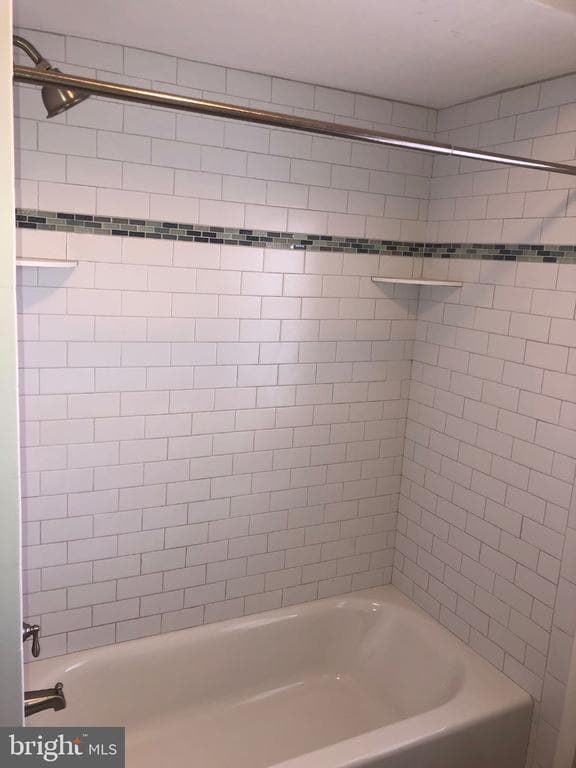 Building Photo - 34 Braeburn Rd