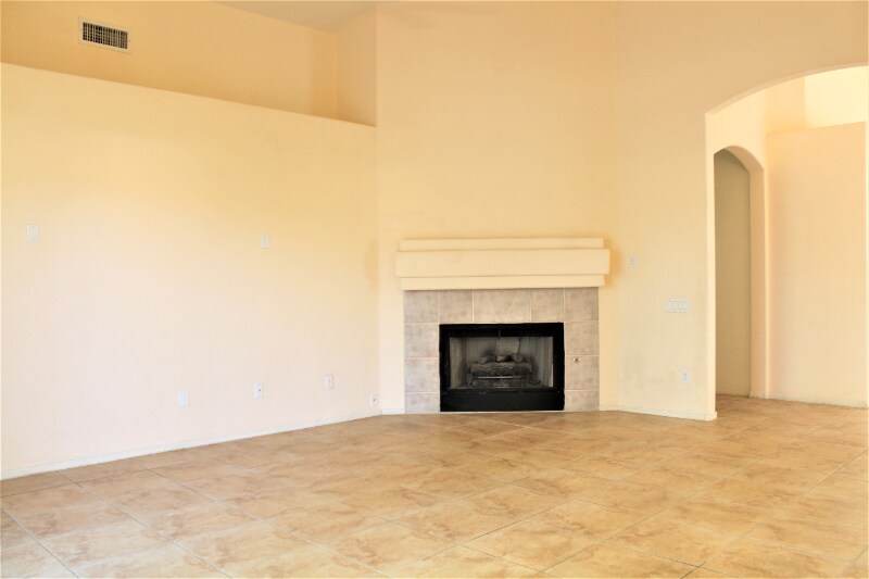 Building Photo - 5360 N Placita Los Arbustos