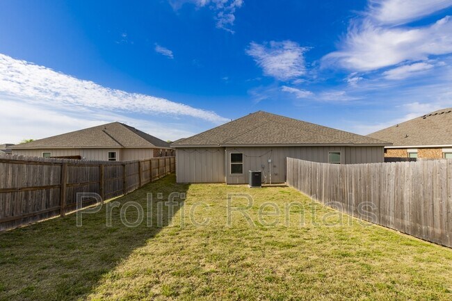 Building Photo - 3505 Abraham Dr