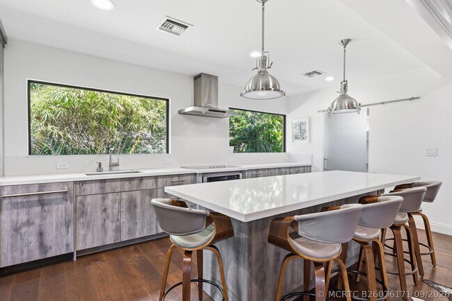 Building Photo - 2835 Polo Island Dr