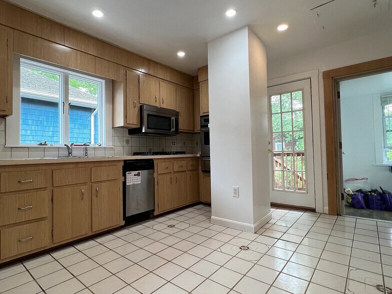 Building Photo - 24 Chetwynd Rd