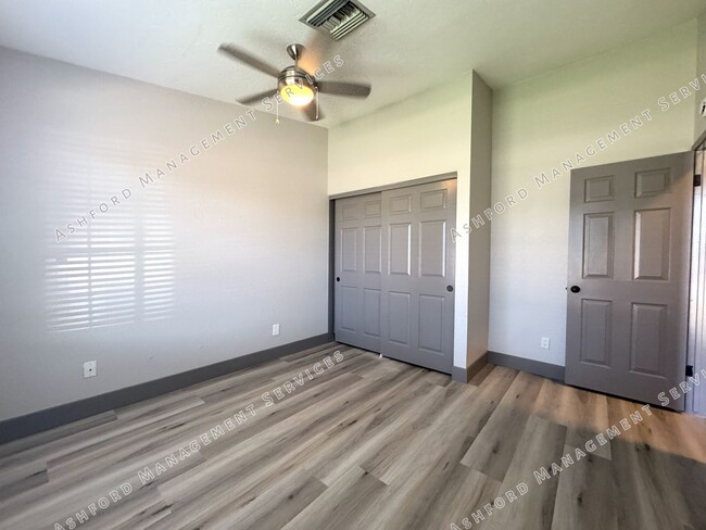Building Photo - BEAUTIFULLY REMODELED 3 BEDROOM HOME WITH ...