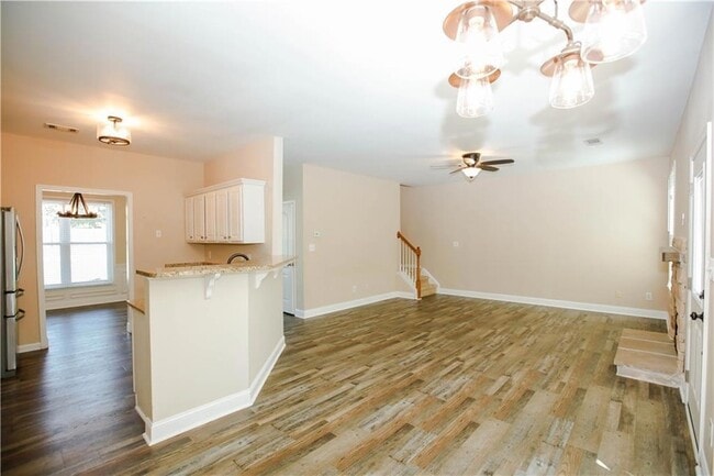 Building Photo - 1005 Landover Crossing