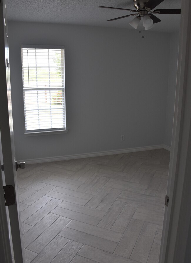 Building Photo - 1110 Amberton Pkwy