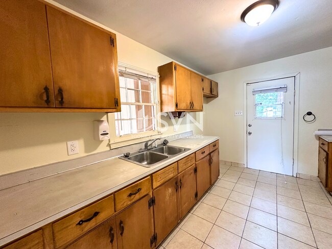 Building Photo - 5452 Ardell Dr