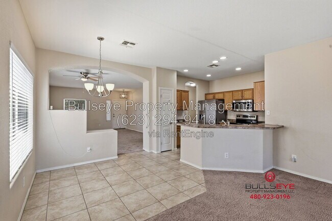 Building Photo - 3736 E Woodside Way
