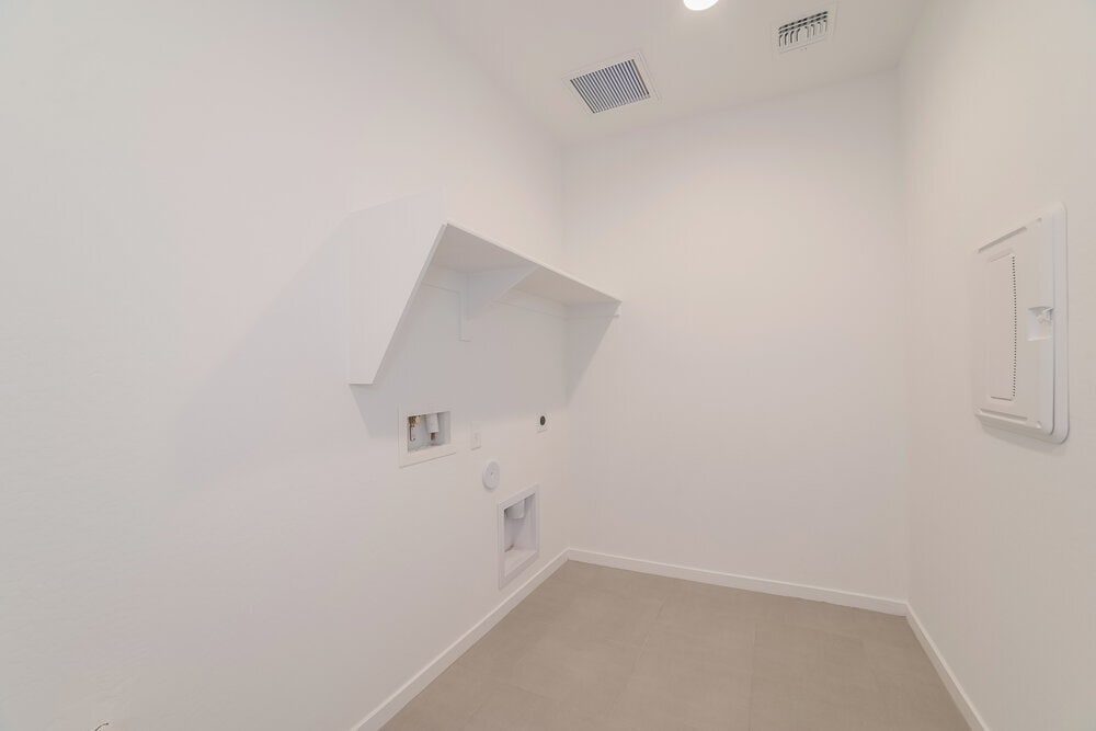 Building Photo - 5635 W Walatowa St