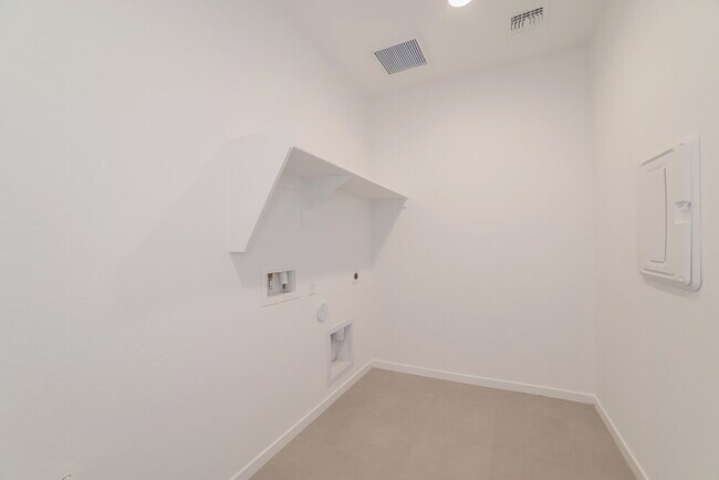 Building Photo - 5635 W Walatowa St