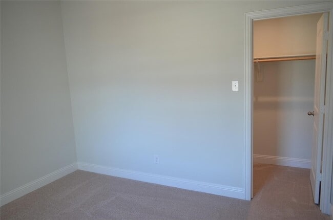 Building Photo - 5501 Crosby Dr