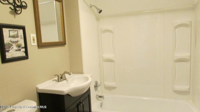 Building Photo - 217 Crown Ave