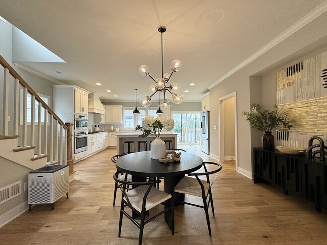 Building Photo - 717 Corbin Terrace