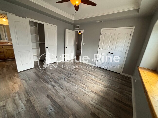 Building Photo - 2803 Mary Dr