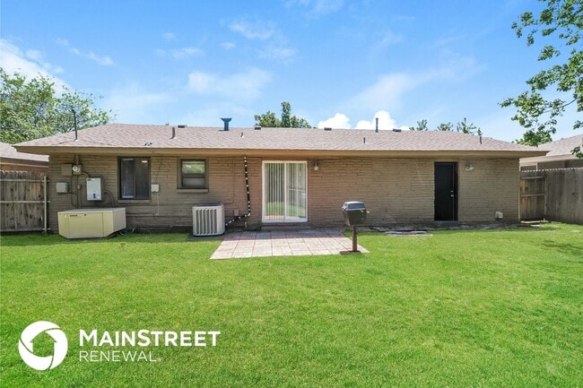 Building Photo - 1811 Westminster Pl