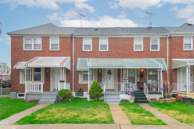 Primary Photo - 204 Kingston Rd