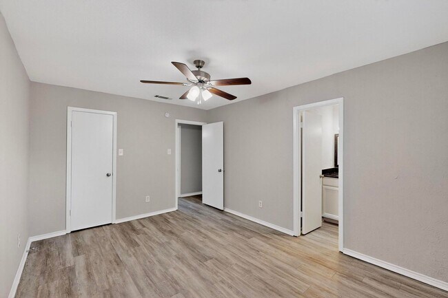 Building Photo - Cozy Living Near Rockwall Lake