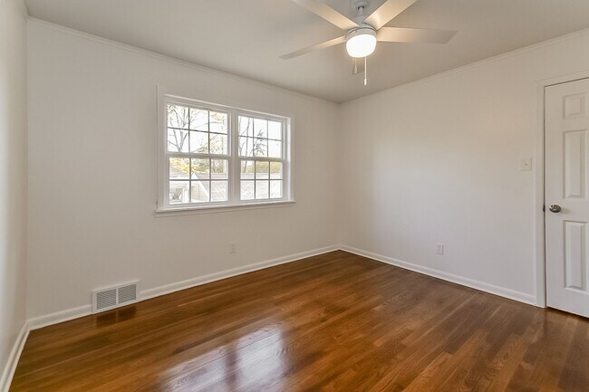 Building Photo - Home for Rent in Great and Quiet Neighborh...