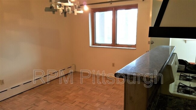 Building Photo - 437 S Aiken Ave