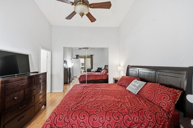 Building Photo - 5395 Firenze Dr