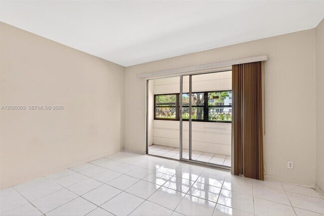 Building Photo - 1400 SW 124th Terrace