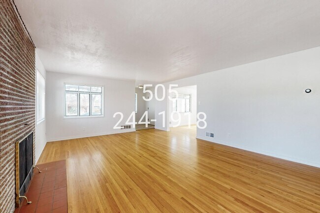 Building Photo - 905 Adams St NE