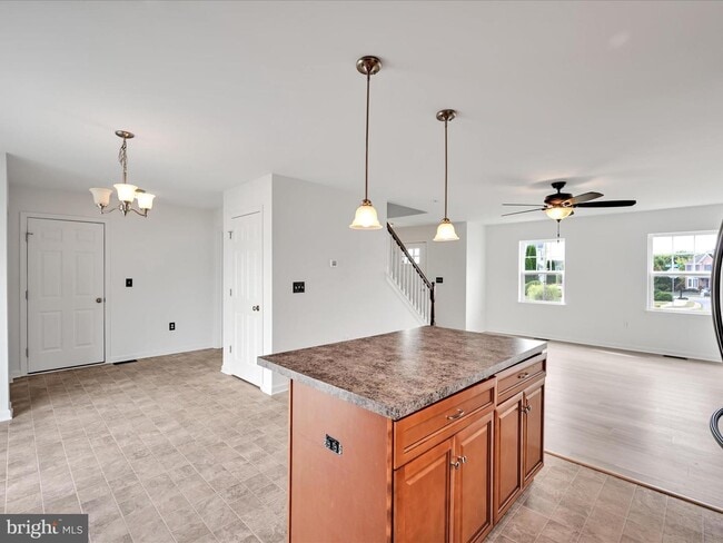 Building Photo - 87 Farm House Ln