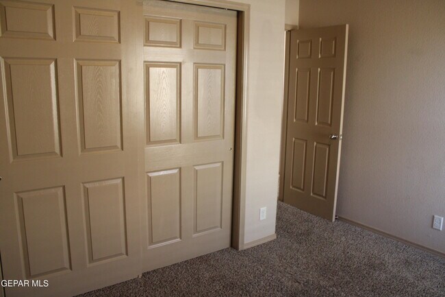 Building Photo - 2416 Escape Point St