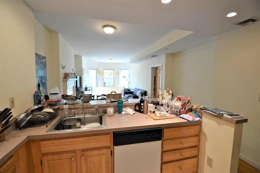 Building Photo - 1406 Beacon St