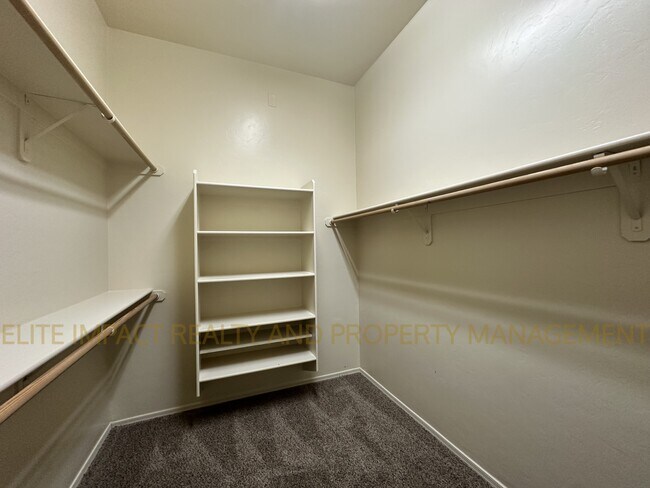 Building Photo - 6166 N Placita San Agustin