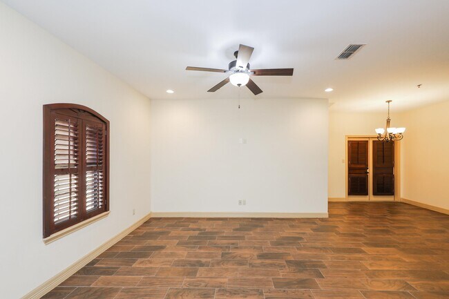 Building Photo - 8216 Casa Verde Rd