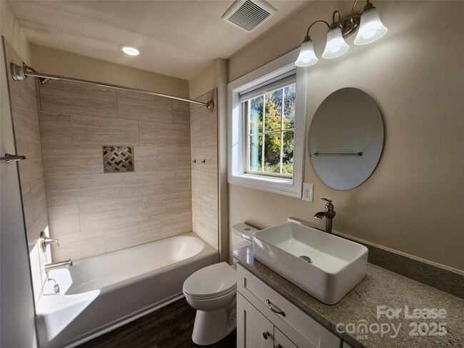 Building Photo - 326 Sadie Dr