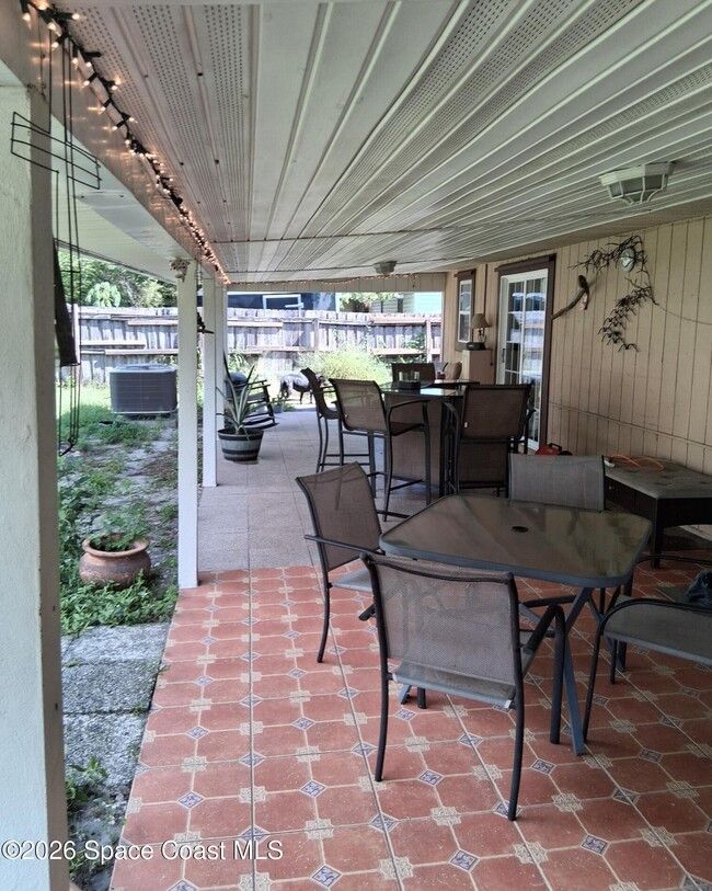 Building Photo - 6468 Hudson Rd