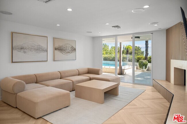 Building Photo - 9620 Highridge Dr