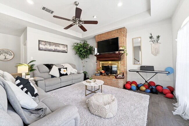Building Photo - Exceptional Home in Arlington – Great Layout & Prime Location