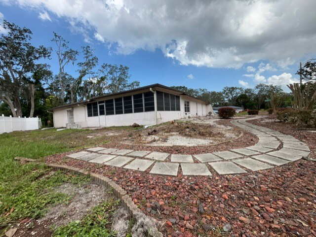 Building Photo - 7632 Lake Forest Cir