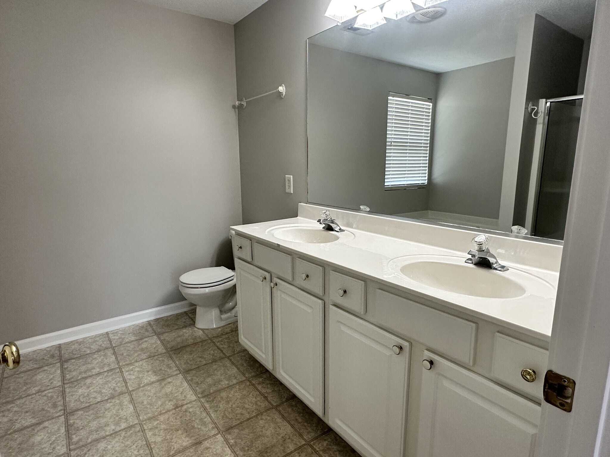 Building Photo - 8017 Hill-N-Dale Dr