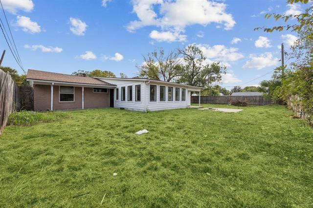 Building Photo - 2801 Clearbrook Dr