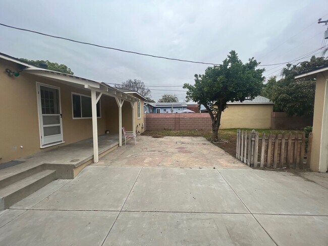 Building Photo - 3928 Carfax Ave