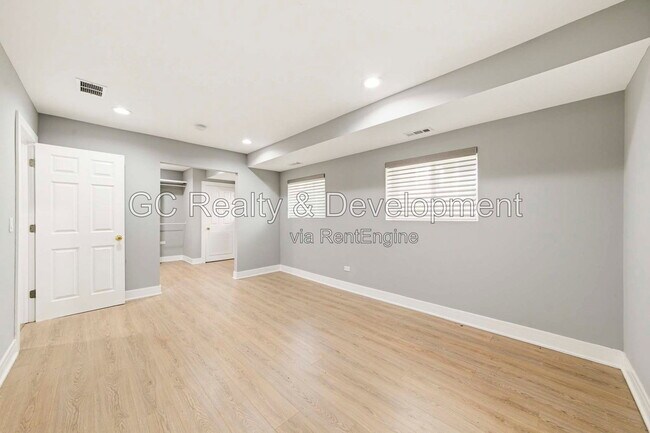 Building Photo - 27W180 Cooley Ave