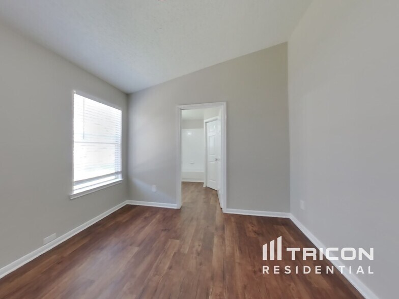 Building Photo - 3155 Boynton Dr