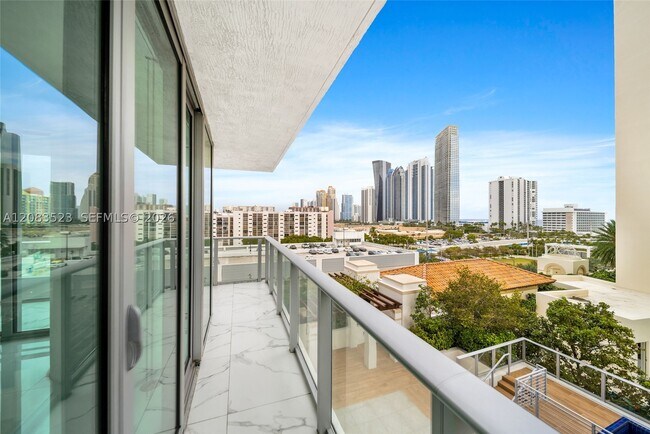Building Photo - 300 Sunny Isles Blvd