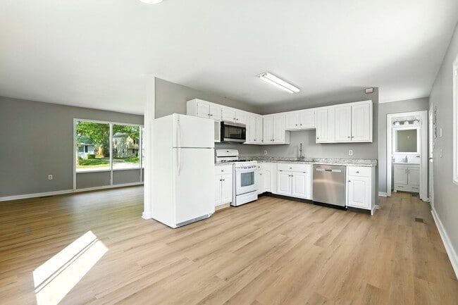 Building Photo - 3 bedroom home!