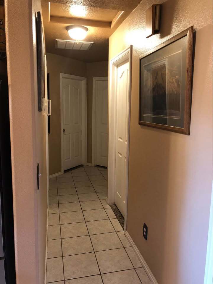 Building Photo - 89 N Paradise Way