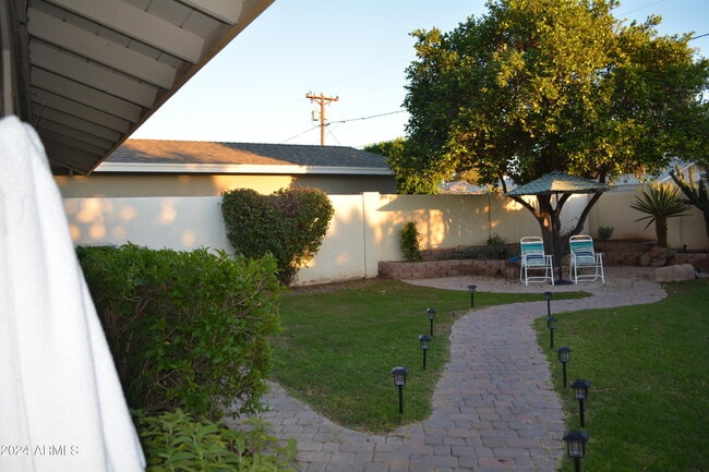 Building Photo - 6231 E Rose Cir Dr