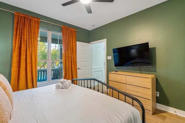 Building Photo - 13420 Trail Driver St