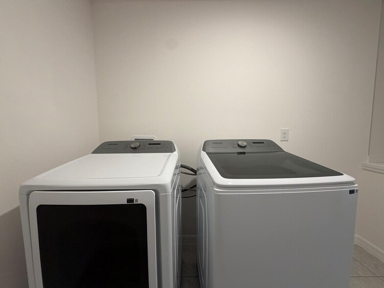 Building Photo - 8855 101st Ct