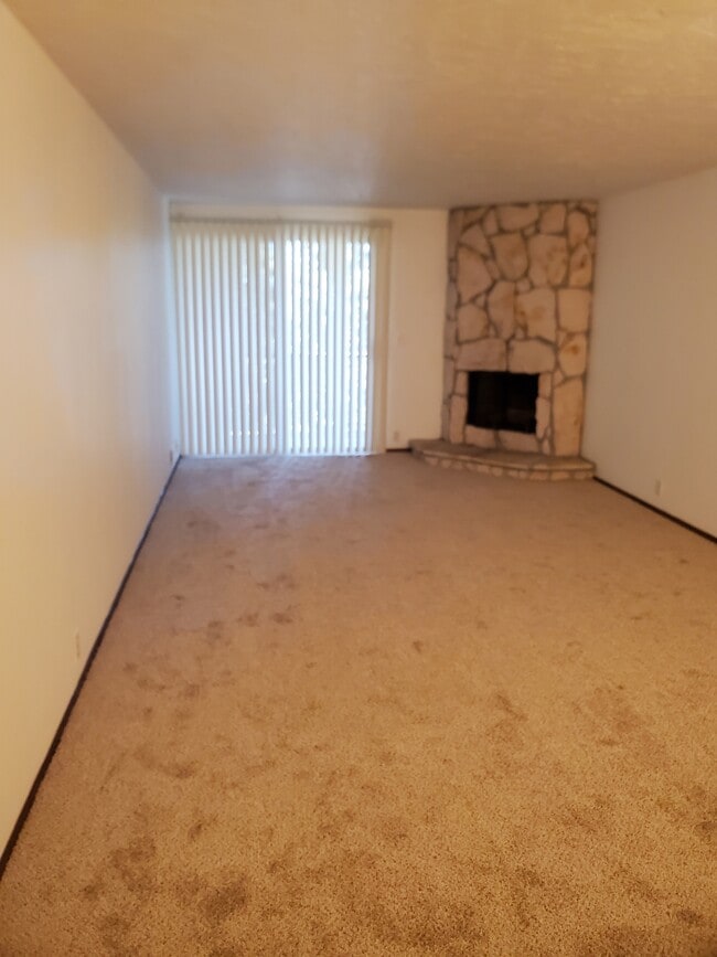 Building Photo - 2671 Woodstone Pl