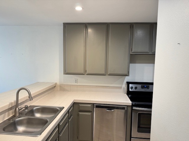 Building Photo - 350 Burchett St