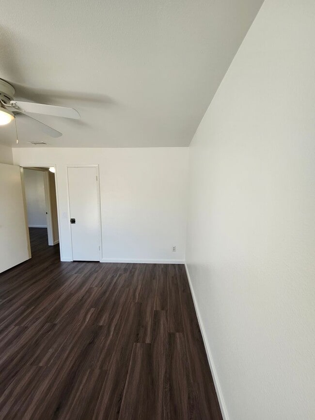 Building Photo - Beautiful 2-Bedroom Condo in Phillips Ranch