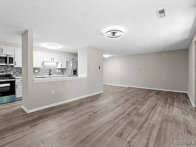 Building Photo - 7604 Roscommon Ct